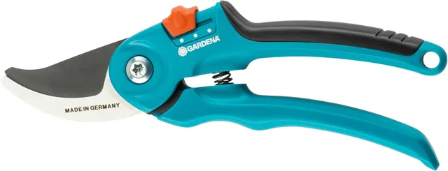 Gardena Classic B/S-M Adjustable Bypass Pruner: Heavy Duty Bypass Pruner for Plants and Fresh Wood up to 22 mm Diameter, with Sap Groove and Wire Cutter (8857-20)