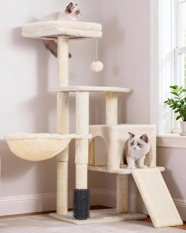 Heybly Arbre à Chat, Brosse de Nettoyage Automatique, Arbre à Chat Domestique Robuste avec Peluche Polie, Chaise Longue, Bac à Litière avec Panneaux et Griffoir, Beige HCT005SM